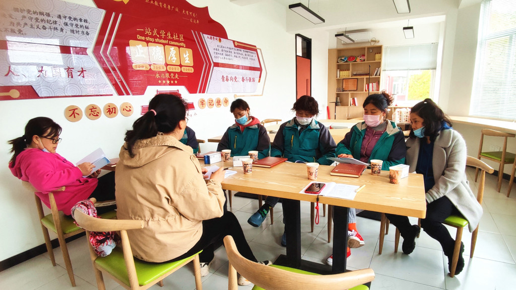 禁漫天堂公寓开展宿舍管理员岗位培训